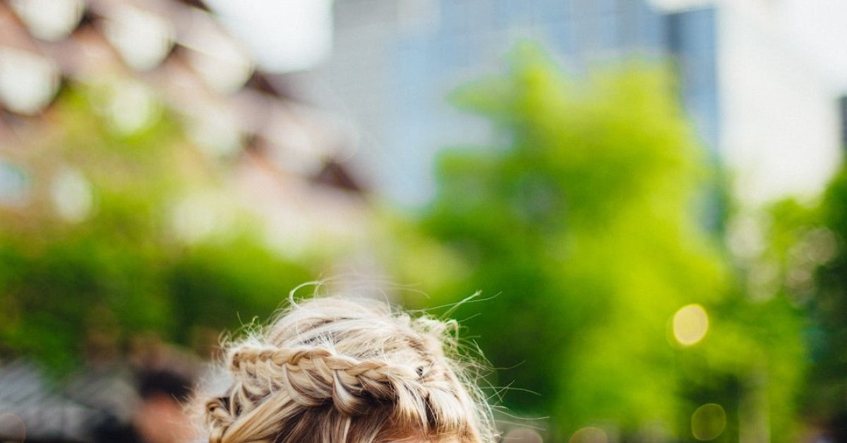 Tips for using coconut oil to achieve beautiful hair.