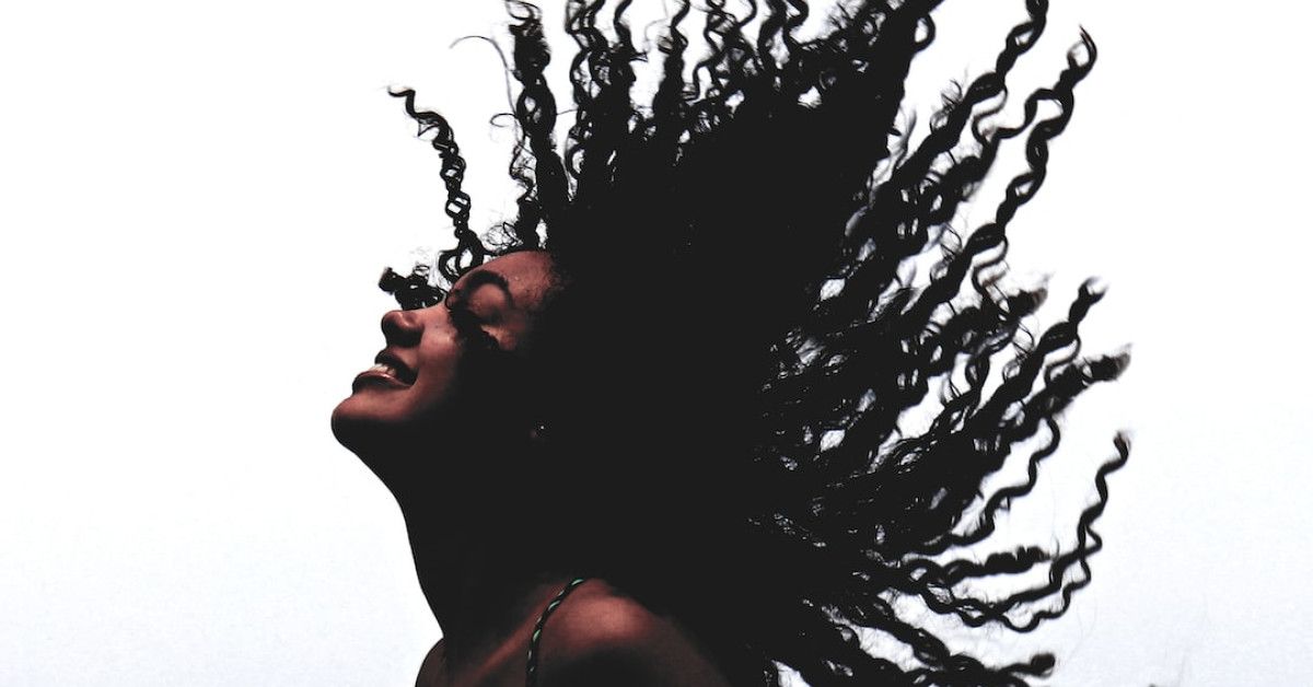 "Guide to using Olaplex products for revitalizing curly hair."